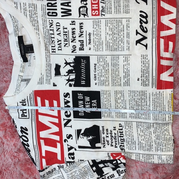 ‼️SOLD‼️Forever 21 graphic newspaper crop tee shirt size small - Picture 10 of 14